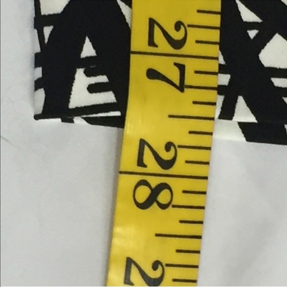 Black & White Graphic Ankle Pants Size 8 - Picture 5 of 7